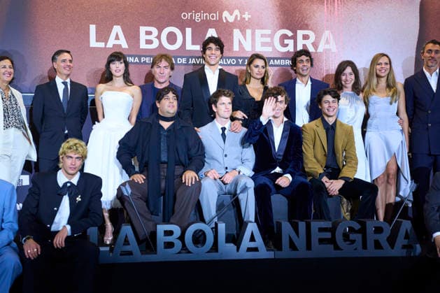 74th San Sebastian International Film Festival: La Bola Negra Red Carpet Penelpe Cruz, Natalia de Molina, Lola Duenas, Miguel Bernardeau, Carlos Gonzalez, Javier Calvo, Javier Ambrossi, Guitarricadelafuente (Ãlvaro Lafuente Calvo), Milo Quifes attended La Bola Negra Red Carpet during 74th San Sebastian International Film Festival at Victoria Eugenia Theatre on September 20, 2026 in Donostia San Sebastian, Spain Photo by IMAGO MPG Donostia San Sebastian Victoria Eugenia Theatre Euskadi Spain  Copyright: xMPGx