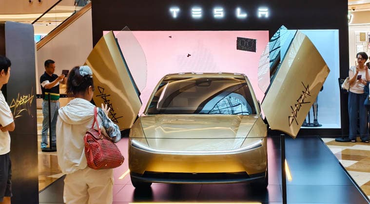 Tesla Cybercab China Tour Debut The audience visited the Tesla s driverless electric vehicle Cybercab in Shanghai, China on September 20, 2026. Shanghai Shanghai China  Copyright: xCFOTOx i1789969287842