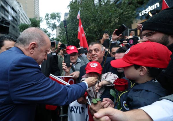 Turkish President Erdogan arrives in US to attend 81st UN General Assembly NEW YORK, UNITED STATES - SEPTEMBER 20: (----EDITORIAL USE ONLY - MANDATORY CREDIT - TURKISH PRESIDENCY MURAT CETINMUHURDAR HANDOUT - NO MARKETING NO ADVERTISING CAMPAIGNS - DISTRIBUTED AS A SERVICE TO CLIENTS----) Turkish President Recep Tayyip Erdogan greets citizens as he arrives at the Turkish House to attend the 81st session of the United Nations (UN) General Assembly and hold a series of meetings, in New York, United States on September 20, 2026. Turkish Presidency Murat Cetinmuhurdar Handout Anadolu New York United States. Editorial use only. Please get in touch for any other usage.  Copyright: x2026xAnadoluxTurkishxPresidencyx xMuratxCetinmuhurdarx xHandoutx
