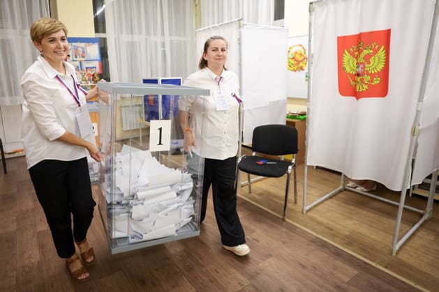 RUSSIA, SARANSK - SEPTEMBER 20, 2026: Electoral officials count votes as Polling Station No.6516 at Kindergarten No.39 in the 2026 Russian legislative elections. During the 2026 Single Voting Day, which lasted from 18 to 20 September, Russian citizens went to the polls to elect members of the Russian State Duma of the 9th convocation, as well as to vote in regional parliamentary and local government elections. Dmitry Feoktistov TASS  98043809