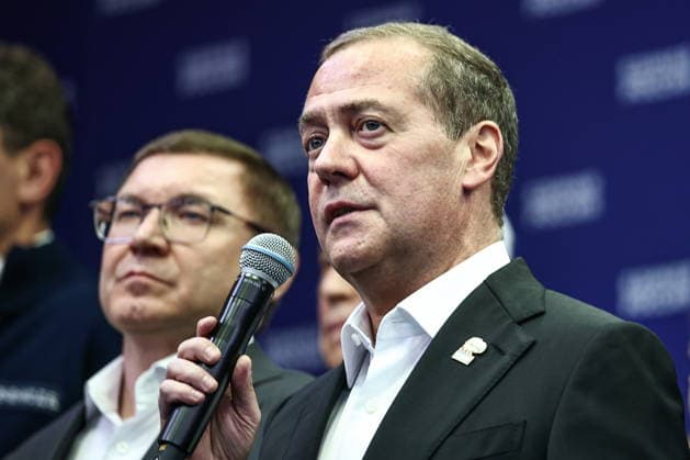 RUSSIA, MOSCOW - SEPTEMBER 20, 2026: Russian Security Council Deputy Chairman Dmitry Medvedev (front) and United Russia General Council Secretary, Russian Federation Council First Deputy Speaker Vladimir Yakushev are seen at the United Russia Party s Central Executive Committee office during a meeting to discuss preliminary results of the 2026 Russian State Duma election. During the 2026 Single Voting Day, which lasted from 18 to 20 September, Russian citizens went to the polls to elect members of the Russian State Duma of the 9th convocation, as well as to vote in regional parliamentary and local government elections. Mikhail Tereshchenko TASS  98040518