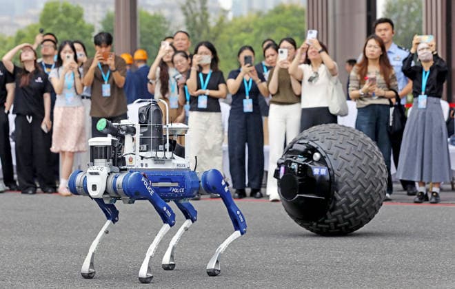 HANGZHOU, CHINA - SEPTEMBER 20: The first intelligent robot application skills exhibition is held on September 20, 2026 in Hangzhou, Zhejiang Province of China.  Copyright: xVCGx 111668225091