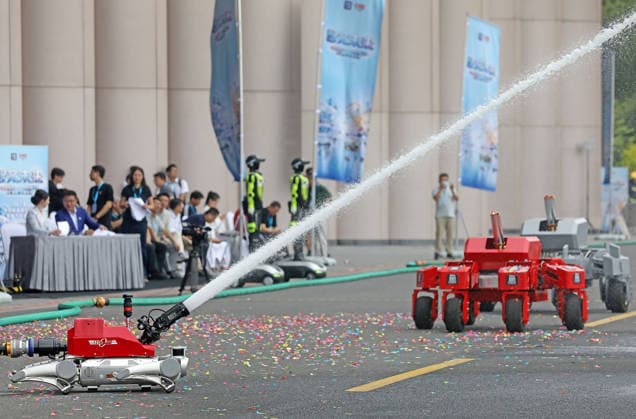 HANGZHOU, CHINA - SEPTEMBER 20: The first intelligent robot application skills exhibition is held on September 20, 2026 in Hangzhou, Zhejiang Province of China.  Copyright: xVCGx 111668225095