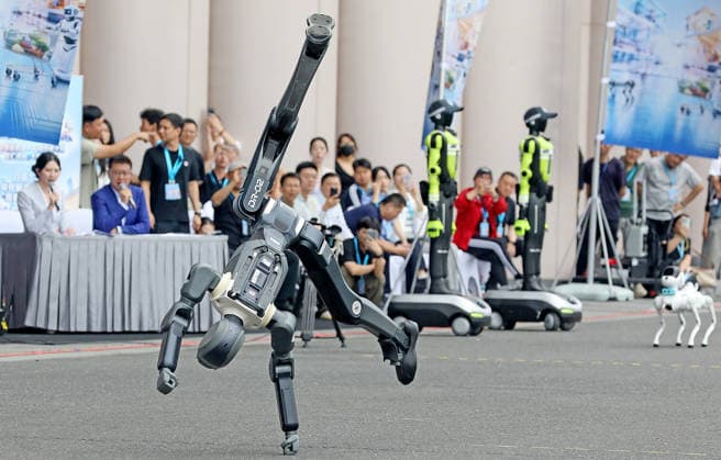 HANGZHOU, CHINA - SEPTEMBER 20: The first intelligent robot application skills exhibition is held on September 20, 2026 in Hangzhou, Zhejiang Province of China.  Copyright: xVCGx 111668225070