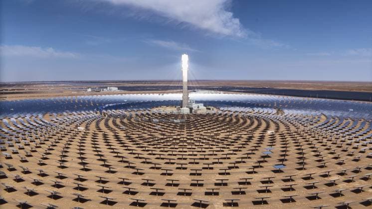 GOLMUD, CHINA - SEPTEMBER 19: A molten salt tower solar power plant generates new energy on the Gobi Desert on September 19, 2026 in Golmud, Qinghai Province of China. The facility utilizes concentrated solar power technology to produce electricity.  Copyright: xVCGx 111668318947