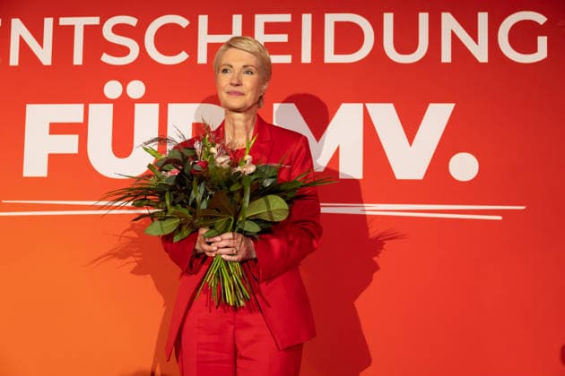 Manuela Schwesig speaks at SPD election event in Schwerin following state vote SCHWERIN, GERMANY - SEPTEMBER 20: Mecklenburg-Vorpommern Minister-President Manuela Schwesig reacts to the election projections during the SPD election-night event in Schwerin, Germany, on September 20, 2026. Somaya Abdelrahman Anadolu Schwerin Germany. Editorial use only. Please get in touch for any other usage.  Copyright: x2026xAnadoluxSomayaxAbdelrahmanx