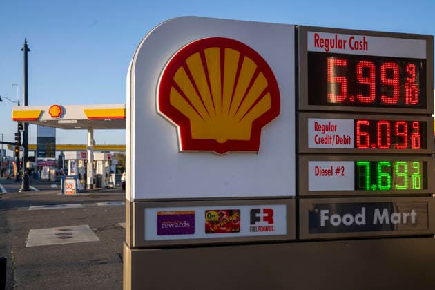 September 20, 2026, Shoreline, Washington, USA: A Shell gas station displays the diesel price at .69 per gallon in Shoreline, Washington, USA, on Sun., Sept. 20, 2026. Diesel prices have hit record highs in recent weeks due to the ongoing war in Iran and spreading conflict in the Middle East. Shoreline USA - ZUMAb344 20260920_znp_b344_002 Copyright: xM.xScottxBrauerx