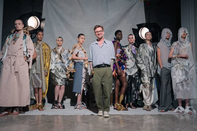 Model Backstage At Rory William Docherty Catwalk Show 2026 - London A model is seen backstage at the Rory William Docherty Catwalk Show 2026 in London, England on September 20, 2026. Photo by Lounis Tiar ABACAPRESS.COM London United Kingdom  Copyright: xLounisPhotography ABACAx