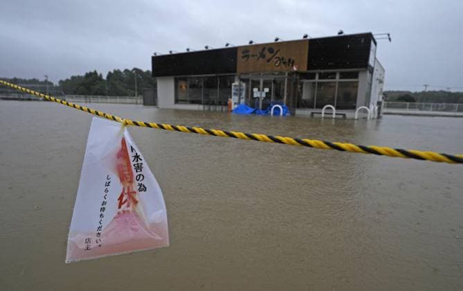 Typhoon approaches eastern Japan A ramen shop is flooded in Oamishirasato in Chiba Prefecture, eastern Japan, on Sept. 21, 2026, following heavy rain amid the approach of Typhoon Dujuan.  A14AA0005628147P