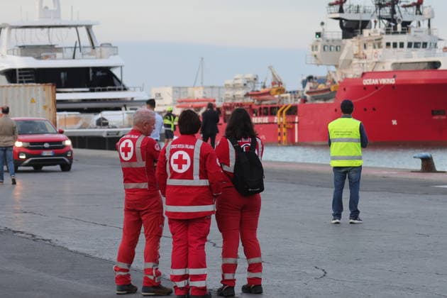 RECORD DATE NOT STATED IPA88793173 - Marina di Carrara (Ms) The Ocean Viking docks at the port of Carrara with 24 migrants, including unaccompanied minors and women  Copyright: xx xx IPA88793173.jpeg