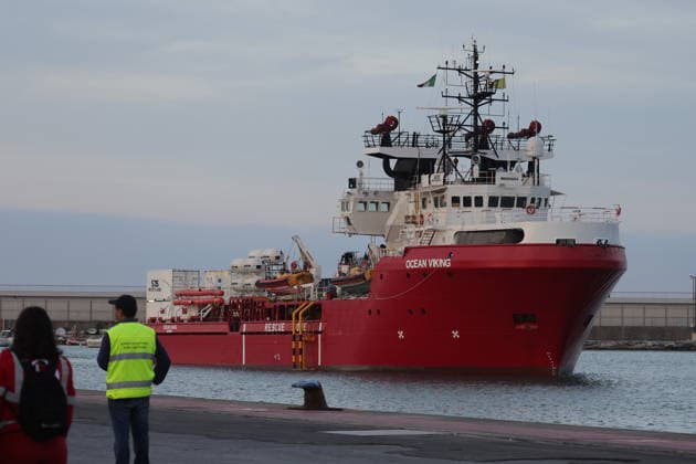 RECORD DATE NOT STATED IPA88793177 - Marina di Carrara (Ms) The Ocean Viking docks at the port of Carrara with 24 migrants, including unaccompanied minors and women  Copyright: xx xx IPA88793177.jpeg