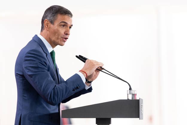 Sánchez Closes the Event Presenting the Plan for the Responsible Deployment of AI Prime Minister Pedro Sánchez speaks during the presentation of the event IA360: Plan for the Responsible Deployment of AI at La Moncloa on September 21, 2026, in Madrid, Spain. The plan aims to promote business innovation through experimental development and the application of artificial intelligence across the industrial sector and in strategic or particularly important sectors. SEPTEMBER 21, 2026 Madrid, Spain  Copyright: xEduardoxParrax 7789370