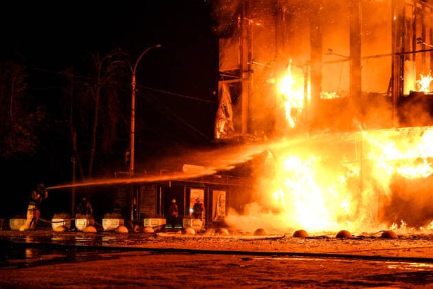 Rescuers extinguish a fire at the Intrade shopping centre, which broke out following a Russian drone attack during the night, Zaporizhzhia, Ukraine, September 21, 2026. On Monday night, Russian forces struck the southeastern city with strike UAVs and an FPV drone. The attack destroyed the shopping centre and damaged a university building as well as multi-storey residential blocks. Six people were injured. (Photo by Dmytro Smolienko Ukrinform) Russian army attacks shopping mall with drones in Zaporizhzhia  Copyright: xDmytroxSmolienkox
