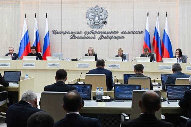 Russia Parliamentary Election Preliminary Results 9248425 21.09.2026 Russian Central Election Commission (CEC) Chair Ella Pamfilova, centre, attends a meeting summing up the preliminary results of elections to Russia s ninth State Duma, the lower house of parliament, at the CEC headquarters in Moscow, Russia. Kirill Kallinikov Sputnik Moscow Russia  Copyright: xKirillxKallinikovx