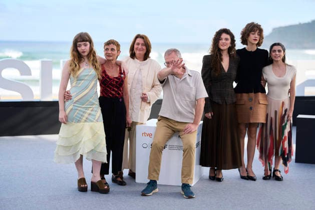 September 21, 2026, Madrid, Madrid, Spain: MaroÂ­a Gandiaga, Daniel MonzoÂ³n, Zoe Bonafonte, Manuela Calle, Adelfa Calvo, Belo n Cruz, Carla DomoÂ­nguez attended Ruega por nosotras Photocall during 74th San Sebastian International Film Festival at Kursaal Palace on September 21, 2026 in Donostia San Sebastian, Spain Madrid Spain - ZUMAg15_ 20260921_zaf_g15_001 Copyright: xJackxAbuinx