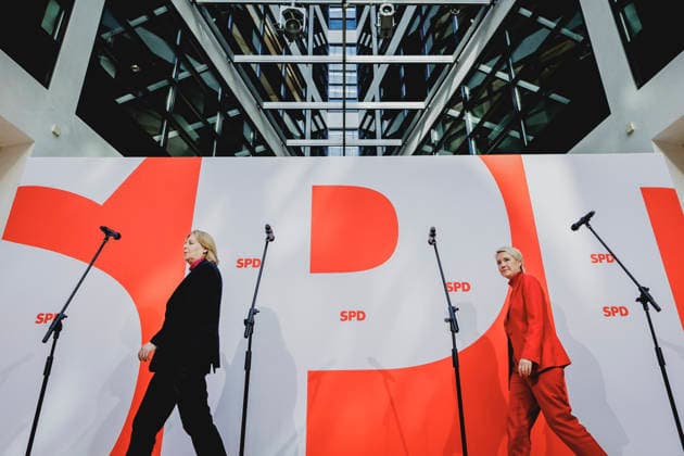 L R Baerbel Bas, SPD, Federal Minister of Labor and Social Affairs, and Manuela Schwesig, Minister-President and the SPD’s lead candidate for th Copyright: xFlorianxGaertnerx