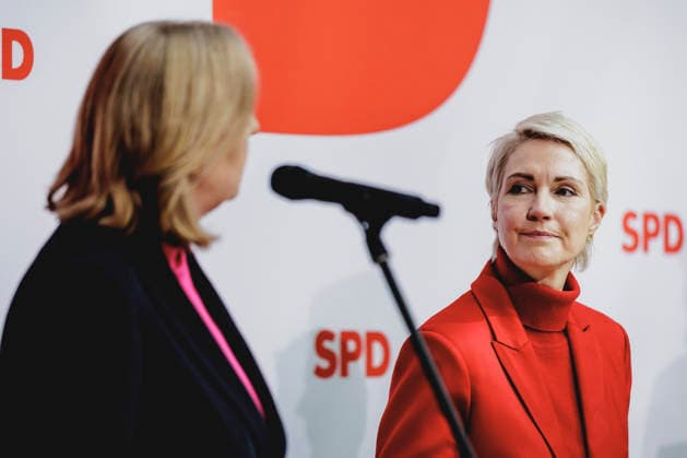 L R Baerbel Bas, SPD, Federal Minister of Labor and Social Affairs, and Manuela Schwesig, Minister-President and the SPD’s lead candidate for th Copyright: xFlorianxGaertnerx