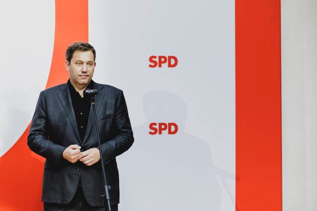 Lars Klingbeil, Federal Minister of Finance, photographed during a press conference in response to the state election in Mecklenburg-Western Pomerania and the Berlin House of Representatives election, September 21, 2026 While Die Linke won the election in Berlin with 25.7 percent, ahead o Copyright: xFlorianxGaertnerx