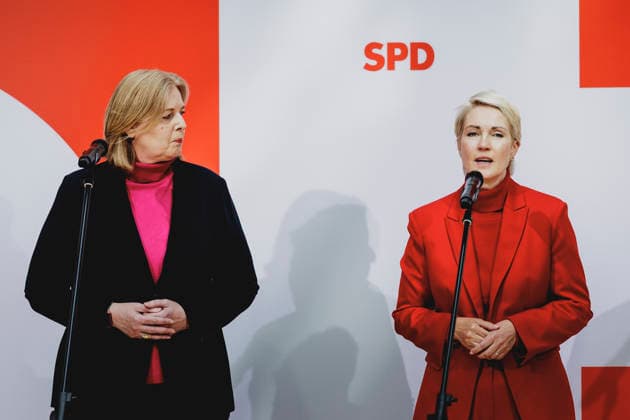 L R Baerbel Bas, SPD, Federal Minister of Labor and Social Affairs, and Manuela Schwesig, Minister-President and the SPD’s lead candidate for th Copyright: xFlorianxGaertnerx