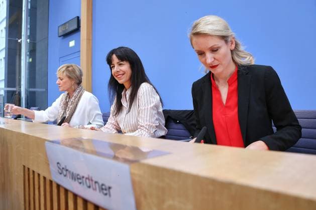 Berlin, Germany, September 21, 2026 Federal Press Conference The Left: Impact of the State Elections in Berlin and Mecklenburg-Western Pomerania on Federal Politics Simone Oldenburg, lead candidate in Mecklenburg-Western Pomerania, Elif Eralp, mayoral candidate in Berlin; Party Chair Ines Schwerdtner Copyright: xdtsxNachrichtenagenturx dts_135743