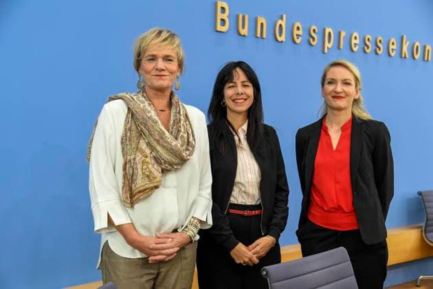 ABB BPK Simone Oldenburg, lead candidate in Mecklenburg-Western Pomerania for The Left party; Elif Eralp, mayoral candidate in Berlin for The Left party; Ines Schwerdtner, Chair of the party Die Linke Topic: Die Linke—Impact of the state elections in Berlin and Mecklenburg-Western Pomerania on federal politics Statement at the B