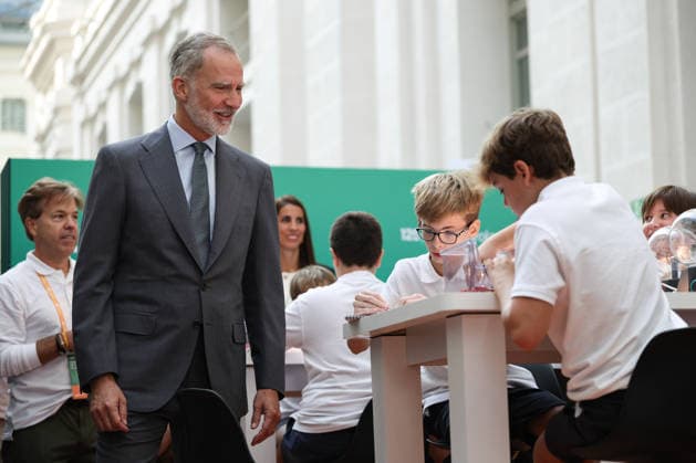 The King Opens an Exhibition Marking Iberdrola’s 125th Anniversary in Madrid King Felipe VI, during the opening of an exhibition marking Iberdrola’s 125th anniversary at the Galería de Cristal in the Palacio de Cibeles, on September 21, 2026, in Madrid, Spain. The exhibition, titled An Electrifying Journey: An Immersive Experience with Iberdrola, traces the evolution of electrical technology from its origins and offers a glimpse into the future through an immersive and interactive experience that combines innovation and public outreach. SEPTEMBER 21, 2026 Alejandro Martínez Vé Spain  Copyright: xAlejandroxMartinezxVÃ lezx 7789699