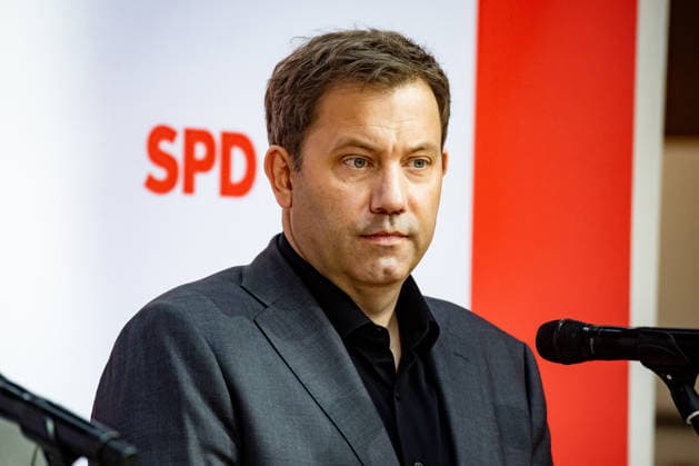SPD party leaders Bärbel Bas (L) and Lars Klingbeil (R), and the SPD’s top candidates in Mecklenburg-Western Pomerania, Manuela Schwesig (2L), and in Berlin, Steffen Krach (2R), at a press conference at the Willy Brandt House in Berlin on September 21, 2026 Reactions to the state elections in Mecklenburg-Western Pomerania and Berlin