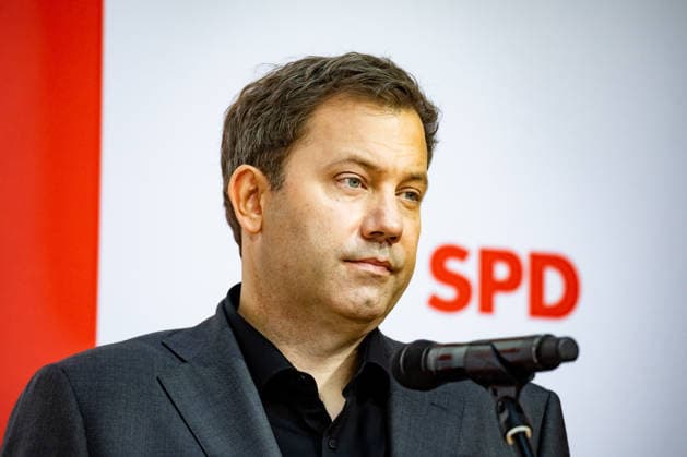 SPD party leaders Bärbel Bas (L) and Lars Klingbeil (R), and the SPD’s top candidates in Mecklenburg-Western Pomerania, Manuela Schwesig (2L), and in Berlin, Steffen Krach (2R), at a press conference at the Willy Brandt House in Berlin on September 21, 2026 Reactions to the state elections in Mecklenburg-Western Pomerania and Berlin