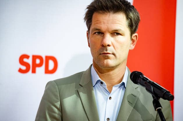 SPD s top candidate in Berlin, Steffen Krach, at a press conference at the Willy Brandt House in Berlin on September 21, 2026 Reactions to the state elections in Mecklenburg-Western Pomerania and Berlin