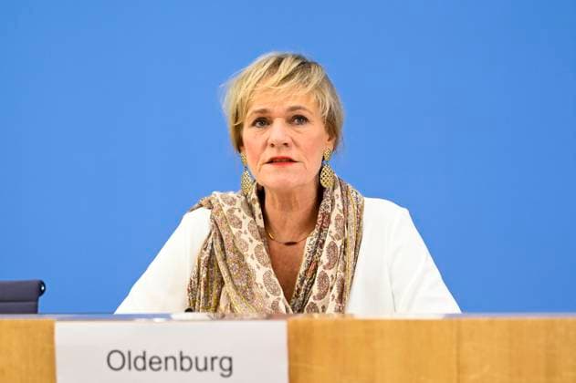 ABB BPK Simone Oldenburg, lead candidate in Mecklenburg-Western Pomerania for the party Die Linke Topic: Die Linke—Impact of the state elections in Berlin and Mecklenburg-Western Pomerania on federal politics Statement at the BPK Federal Press Conference on September 21, 2026, in Berlin, Berlin, Germany