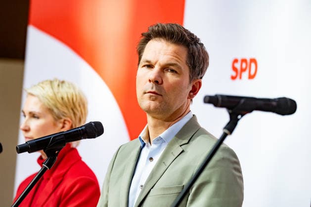 The SPD s top candidates in Mecklenburg-Western Pomerania, Manuela Schwesig (L), and in Berlin, Steffen Krach (R), at a press conference at the Willy Brandt House in Berlin on September 21, 2026. Reactions to the state elections in Mecklenburg-Western Pomerania and Berlin