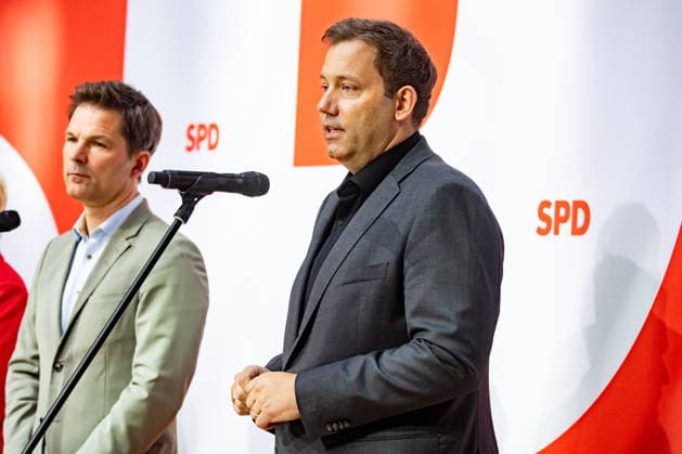 SPD Party Chair Lars Klingbeil R and Berlin’s top candidate Steffen Krach at a press conference at the Willy Brandt House in Berlin on September 21, 2026: Reactions to the state elections in Mecklenburg-Western Pomerania and Berlin