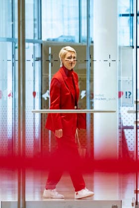 Manuela Schwesig, the SPD s top candidate in Mecklenburg-Western Pomerania, arrives at a press conference at the Willy Brandt House in Berlin on September 21, 2026, to discuss reactions to the state elections in Mecklenburg-Western Pomerania and Berlin