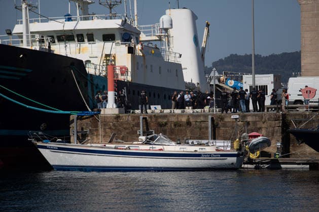 Sailboat Seized with 2.5 Metric Tons of Cocaine in Galicia Arrival of the 2.5-metric-ton cocaine cache and the detainees following the interception of a sailboat carrying two metric tons of cocaine, 400 miles off the Galician coast, on September 21, 2026, in Vigo, Galicia, Spain. The sailboat’s crew has been arrested and has arrived at the Transatlantic Pier in Vigo on September 21, 2026, Adriá, Spain  Copyright: xAdrianxIragox 7789839