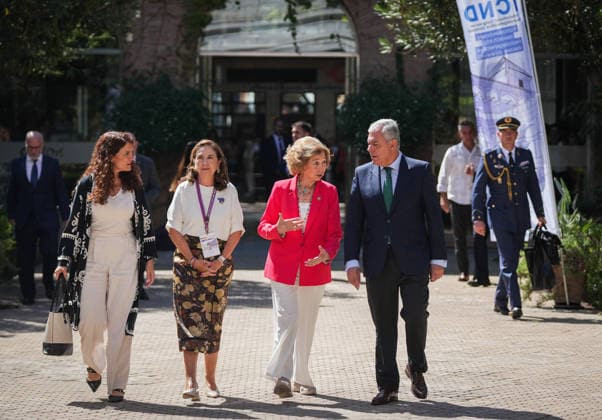 Queen Sofía presides over the opening ceremony of the International Congress on Neurodegenerative Diseases in Seville. Queen Sofía (2nd from left), accompanied by the mayor of Seville, José Luis Sanz, upon her arrival to preside over the opening of the International Congress on Neurodegenerative Diseases September 21, 2026, in Seville, Andalusia, Spain September 21, 2026 María José Ló Seville, Andalusia, Spain Seville, Andalusia, Spain Spain  Copyright: xMariaxJosÃ xLopezx 7789865