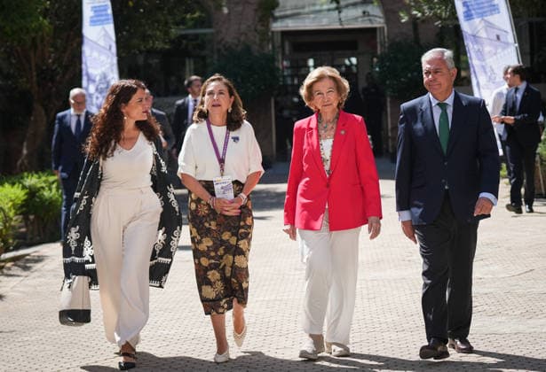 Queen Sofía presides over the opening ceremony of the International Congress on Neurodegenerative Diseases in Seville. Queen Sofía (2nd from left), accompanied by the mayor of Seville, José Luis Sanz, upon her arrival to preside over the opening of the International Congress on Neurodegenerative Diseases. September 21, 2026, in Seville, Andalusia, Spain. SEPTEMBER 21, 2026. María José Ló. Seville, Andalusia, Spain. Seville, Andalusia, Spain Spain  Copyright: xMariaxJosÃ xLopezx 7789858