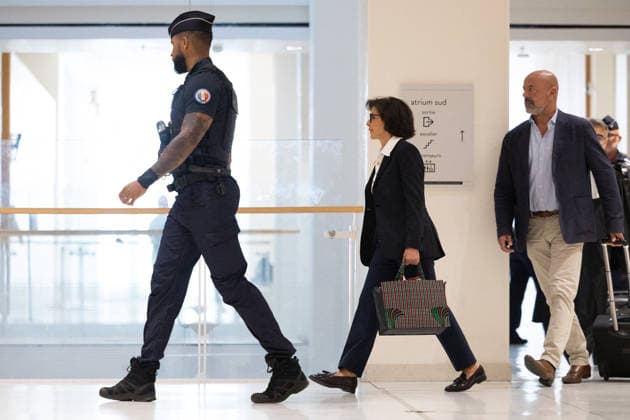 Hearing of Rachida Dati during her trial on corruption charges - Paris Former French culture minister Rachida Dati arrives for her hearing at the Paris courthouse for her trial on corruption charges, along with Former Renault-Nissan executive Carlos Ghosn, in Paris on September 21, 2026. Photo by Raphael Lafargue ABACAPRESS.COM Paris France  Copyright: xLafarguexRaphael ABACAx