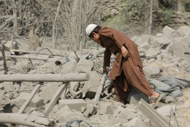 Pakistan says 37 militants killed, Kabul accuses Islamabad of killing 3 civilians KUNAR, AFGHANISTAN - SEPTEMBER 21: Afghans inspect damage following overnight Pakistani airstrikes in Nurgal district of Kunar province, eastern Afghanistan, on September 21, 2026. Pakistan claimed to have killed 37 militants along its border with Afghanistan, while Kabul accused Islamabad of killing three civilians in overnight airstrikes. Shafiullah Kakar Anadolu Kunar Afghanistan. Editorial use only. Please get in touch for any other usage.  Copyright: x2026xAnadoluxShafiullahxKakarx