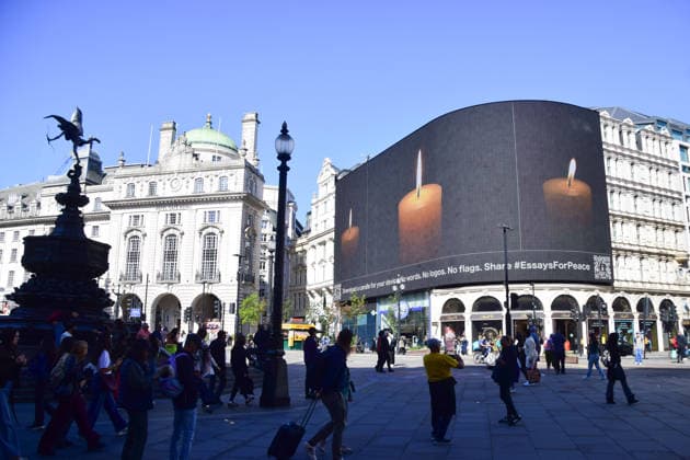 September 21, 2026, London, England, United Kingdom: The Piccadilly Lights screen in Piccadilly Circus displays candles and a message from the global movement Essays for Peace , marking the International Day of Peace. London United Kingdom - ZUMAv130 20260921_zip_v130_009 Copyright: xVukxValcicx