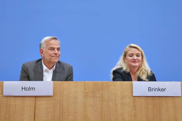 Berlin, Germany, September 21, 2026 Federal Press Conference: AfD—Impact of the State Elections in Berlin and Mecklenburg-Western Pomerania on Federal Politics Leif Erik Holm, AfD candidate for the office of Minister-President in Mecklenburg-Western Pomerania, and Kristin Brinker, AfD lead candidate for Berlin Copyright: xdtsxNachrichtenagenturx dts_135723