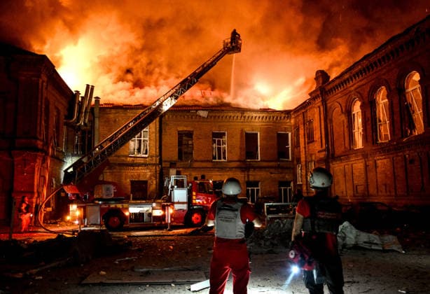 Historic Building of Zaporizhzhia National University Struck by Russian Army - Ukraine A rescuer uses an aerial work platform to extinguish a fire at Academic Building No. 3 of Zaporizhzhia National University, caused by an overnight Russian drone attack in the Oleksandrivskyi district of Zaporizhzhia, Ukraine, September 21, 2026. The building, a cultural heritage site and architectural monument of local significance, was formerly the Oleksandrivsk Girls? Gymnasium, built in 1902. A significant portion of the historic structure burned down in the attack. Buildings No. 4 and No. 5 also sustained damage, with windows shattered. The Russian strike additionally destroyed a shopping centre and damaged multi-storey residential blocks. Six people  Copyright: xSmoliyenkoxDmytro Ukrinform ABACAx
