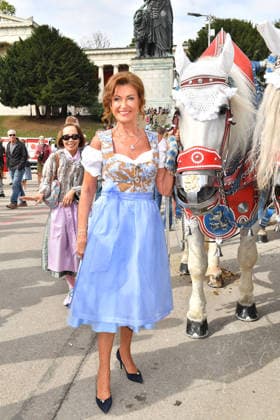 Dagmar Woehrl upon her arrival at the Damenwiesn on September 21, 2026, at the Oktoberfest in Munich Dagmar Woehrl arrives at the Damenwiesn event on September 21, 2026 at the Oktoberfest in Munich, Germany Damenwiesn at the 2026 Oktoberfest in Munich