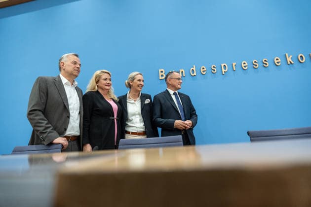 Alice Weidel, Federal Chairwoman of the AfD; Tino Chrupalla, Federal Chairman of the AfD; Leif Eric Holm, candidate for Minister-President in the Mecklenburg-Western Pomerania state election; and Kristin Brinker, lead candidate for the Berlin House of Representatives election, at the start of the Federal Press Confer