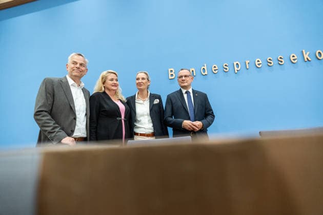 Alice Weidel, Federal Chairwoman of the AfD; Tino Chrupalla, Federal Chairman of the AfD; Leif Eric Holm, candidate for Minister-President in the Mecklenburg-Western Pomerania state election; and Kristin Brinker, lead candidate for the Berlin House of Representatives election, at the start of the Federal Press Confer