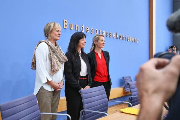 Berlin, Germany, September 21, 2026 Federal Press Conference The Left: Impact of the State Elections in Berlin and Mecklenburg-Western Pomerania on Federal Politics Simone Oldenburg, lead candidate in Mecklenburg-Western Pomerania, Elif Eralp, mayoral candidate in Berlin, and party leader Ines Schwerdtner Copyright: xdtsxNachrichtenagenturx dts_135777