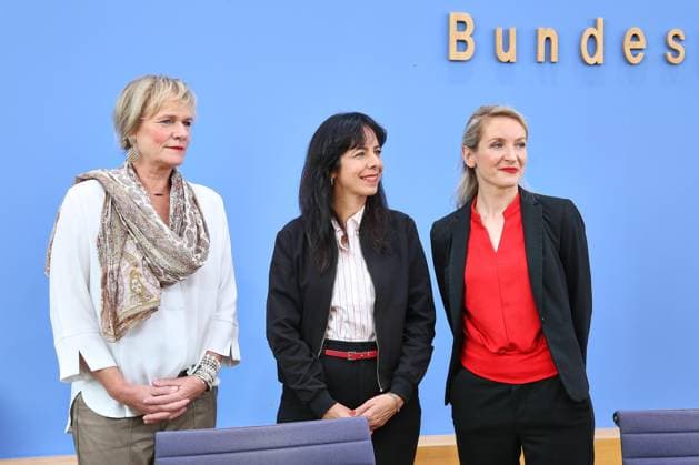 Berlin, Germany, September 21, 2026 Federal Press Conference The Left: Impact of the State Elections in Berlin and Mecklenburg-Western Pomerania on Federal Politics Simone Oldenburg, lead candidate in Mecklenburg-Western Pomerania, Elif Eralp, mayoral candidate in Berlin, and party leader Ines Schwerdtner Copyright: xdtsxNachrichtenagenturx dts_135782
