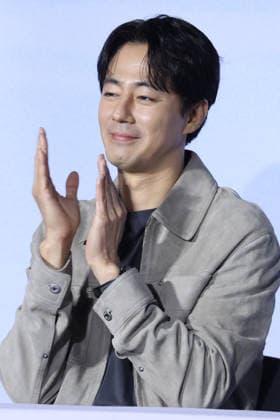 S. Korean actor Jo In-sung S. Korean actor Jo In-sung South Korean actor Jo In-sung, who stars in the upcoming Netflix movie Possible Love, listens to reporters questions during a publicity event in Seoul on Sept. 21, 2026. The movie will be released in South Korea movie theather on Sept. 23 and will be released to more than 190 countries worldwide through Netflix on Nov. 6. (Yonhap) 2026-09-21 15:28:52 <Copyright ¨Ï 1980-2026 YONHAPNEWS AGENCY. .> ¼­¿ïÆ¯º°½Ã EDITORIAL USE ONLY  Copyright: xx Korean ???x yonphotos256910