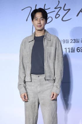 S. Korean actor Jo In-sung S. Korean actor Jo In-sung South Korean actor Jo In-sung, who stars in the upcoming Netflix movie Possible Love, poses for a photo during a publicity event in Seoul on Sept. 21, 2026. The movie will be released in South Korea movie theather on Sept. 23 and will be released to more than 190 countries worldwide through Netflix on Nov. 6. (Yonhap) 2026-09-21 15:29:37 <Copyright ¨Ï 1980-2026 YONHAPNEWS AGENCY. .> ¼­¿ïÆ¯º°½Ã EDITORIAL USE ONLY  Copyright: xx Korean ???x yonphotos256916
