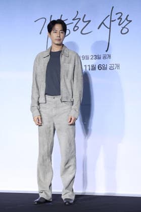 S. Korean actor Jo In-sung S. Korean actor Jo In-sung South Korean actor Jo In-sung, who stars in the upcoming Netflix movie Possible Love, poses for a photo during a publicity event in Seoul on Sept. 21, 2026. The movie will be released in South Korea movie theather on Sept. 23 and will be released to more than 190 countries worldwide through Netflix on Nov. 6. (Yonhap) 2026-09-21 15:29:42 <Copyright ¨Ï 1980-2026 YONHAPNEWS AGENCY. .> ¼­¿ïÆ¯º°½Ã EDITORIAL USE ONLY  Copyright: xx Korean ???x yonphotos256922