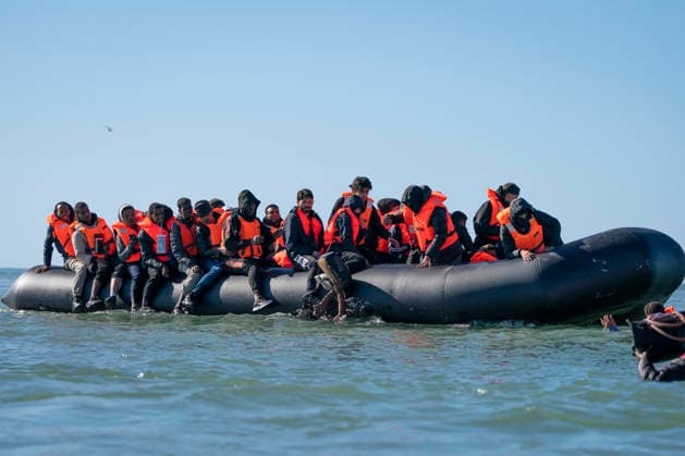 September 21, 2026, Berck, Nord France: Berck, France. Migrants onboard a taxi boat at the beach at Berck-sur-Mer, in northern France, before attempting to cross the English Channel. Berck Nord France  - ZUMAl94_ 20260921_zaf_l94_027 Copyright: xIoannisxAlexopoulosx